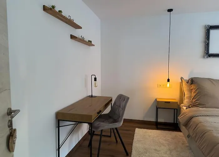 Noble Supreme Suite Near Center